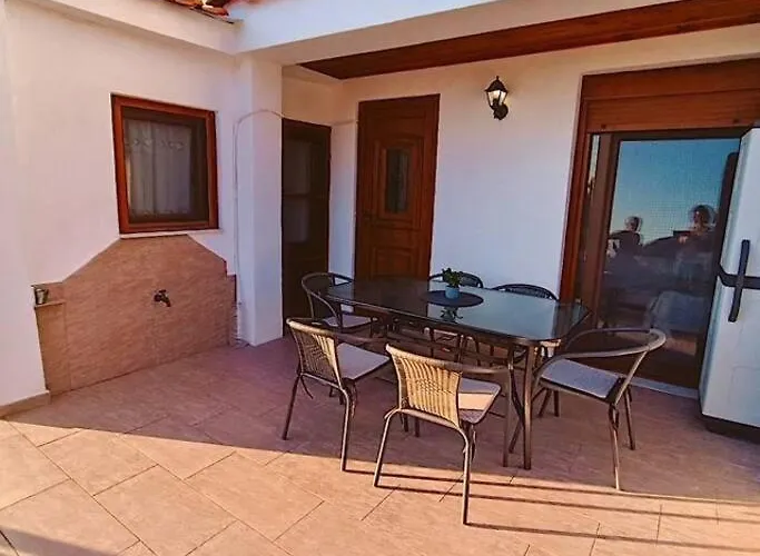 Nyaraló House Akrothea *