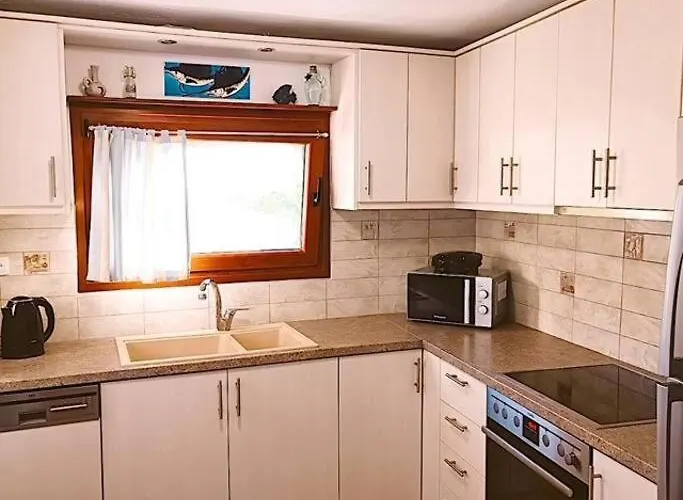 House Akrothea Nyaraló *