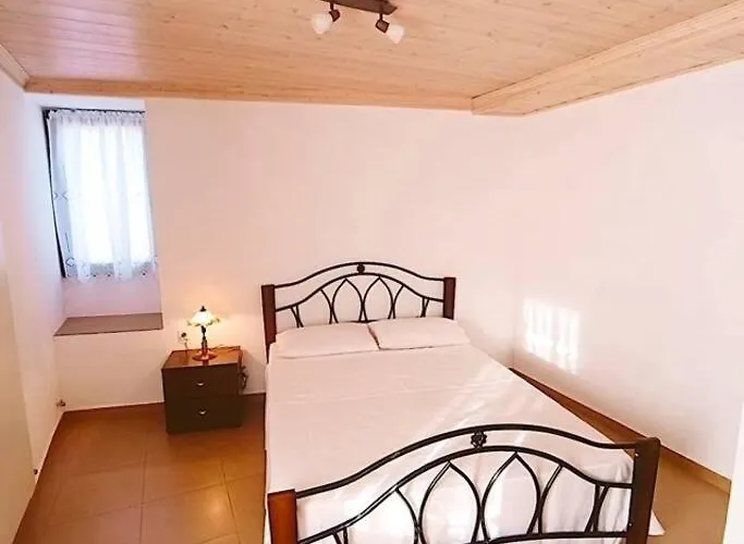 House Akrothea * Kallirákhi